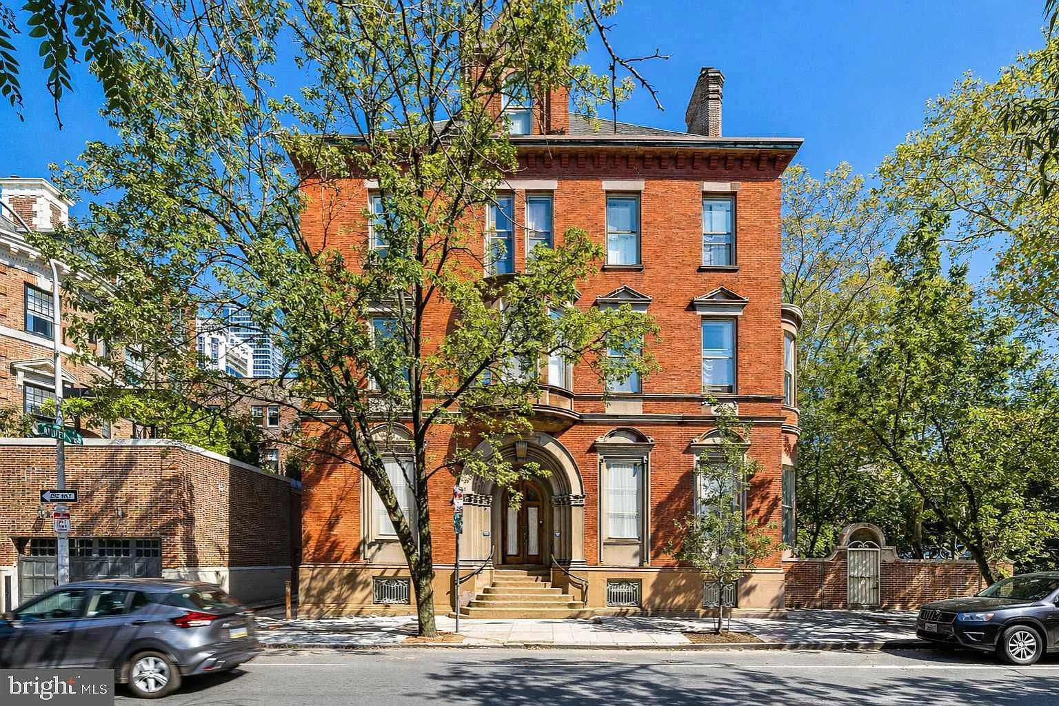 Chandler Place — Photo 2