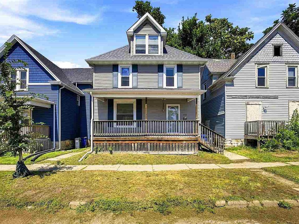 1st image of 524 12th St SE