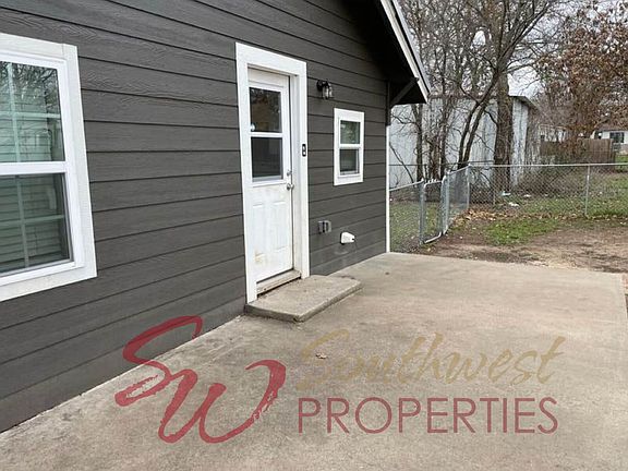 5th image of 403 W Oak St