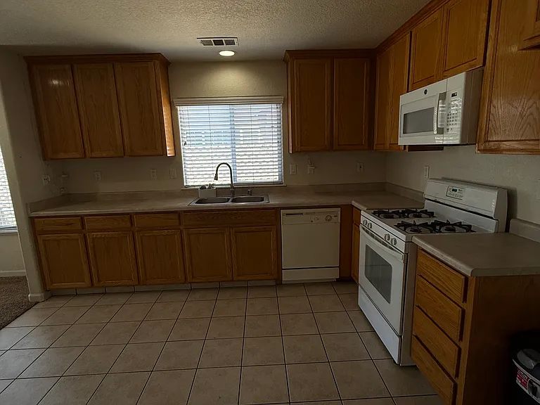 4908 Perez St — Photo 23