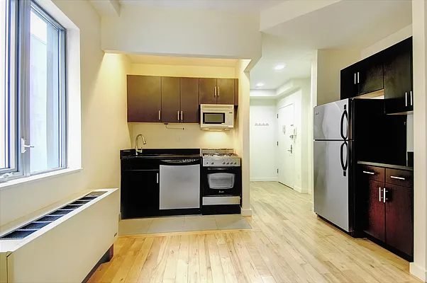 Rented by City Connections Realty | media 2