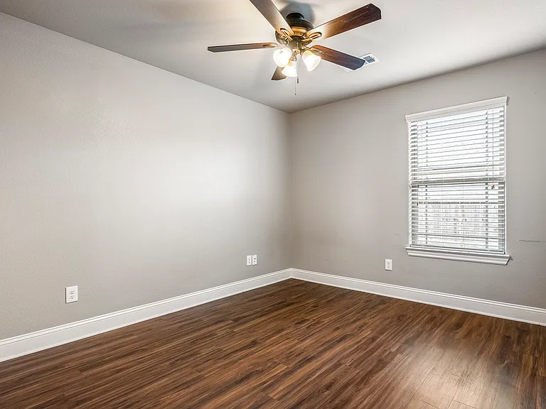 3803 SW Capstone Ave — Photo 13