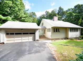 6 Woodside Cir, Simsbury, CT 06070
