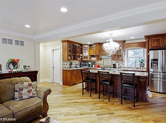 4th image of 6831 N Knox Ave