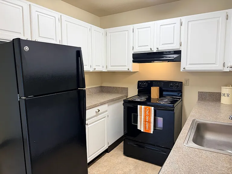 4815 SE Railroad Ave — Photo 2