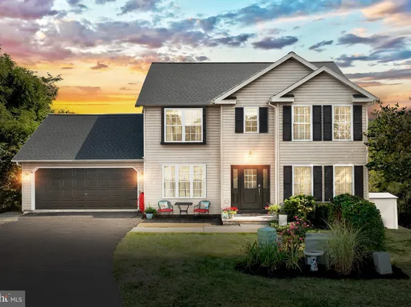 50 Gary Player Dr, Etters, PA 17319