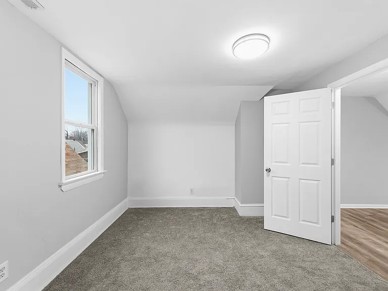 1930 Coltman Rd #4 — Photo 16