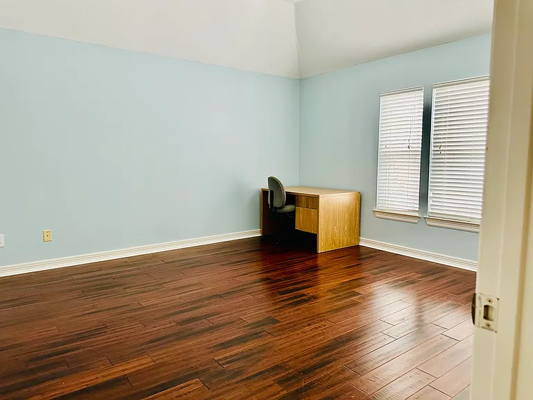 1818 Hillgreen Dr — Photo 10