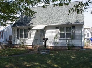 692 Benefit St, Pawtucket, RI 02861