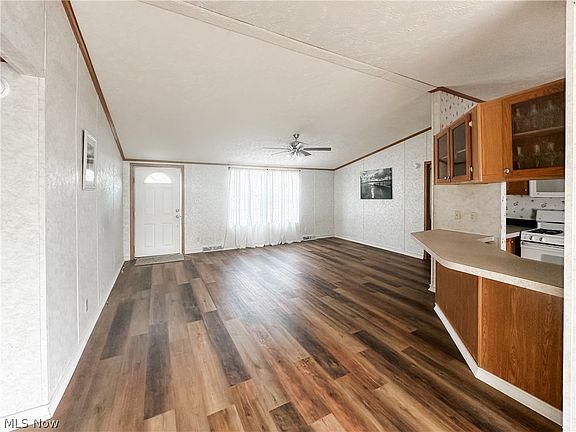 4th image of 1405 Minner St