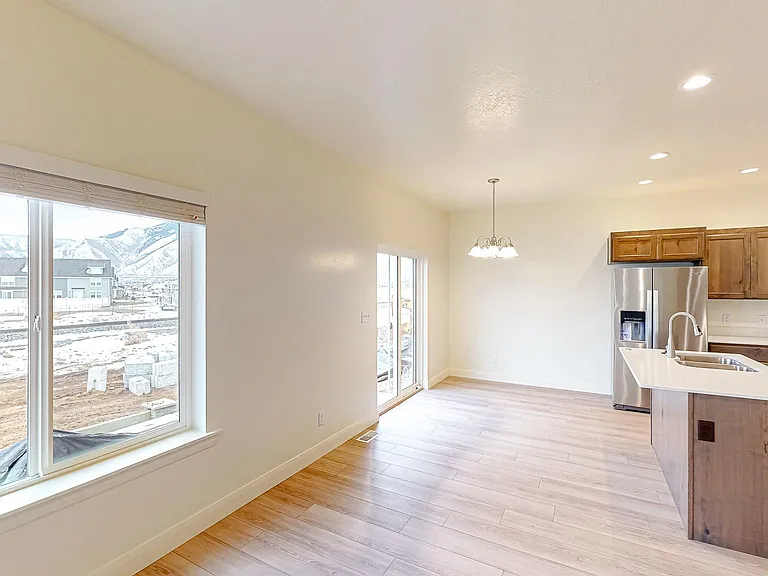 774 Old Fort Dr — Photo 5