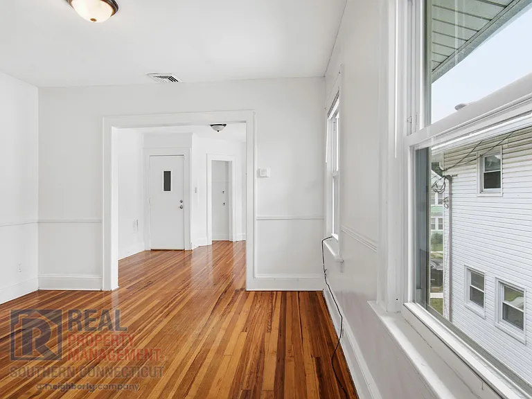 92 Aldine Ave #2 — Photo 11