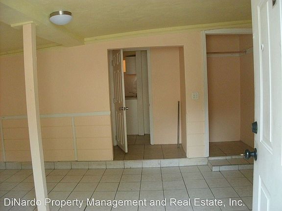 3rd image of 323B Taylor Ave