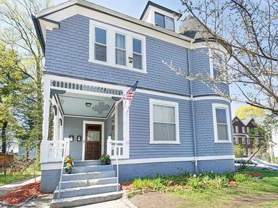 39 May St, Worcester, MA, 01610