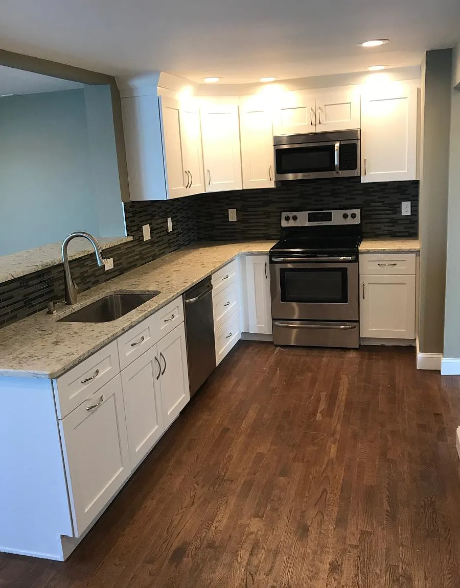 2 bed, 850 sqft, $3,500 — Photo 1