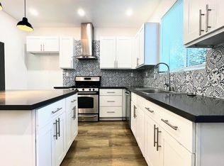 5702 Vanalden Ave, Tarzana, CA 91356