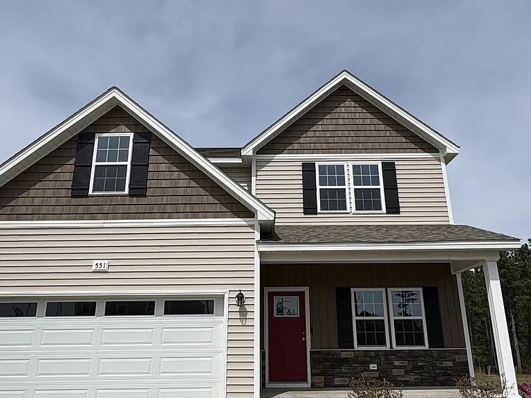 551 Stadium Dr — Photo 1