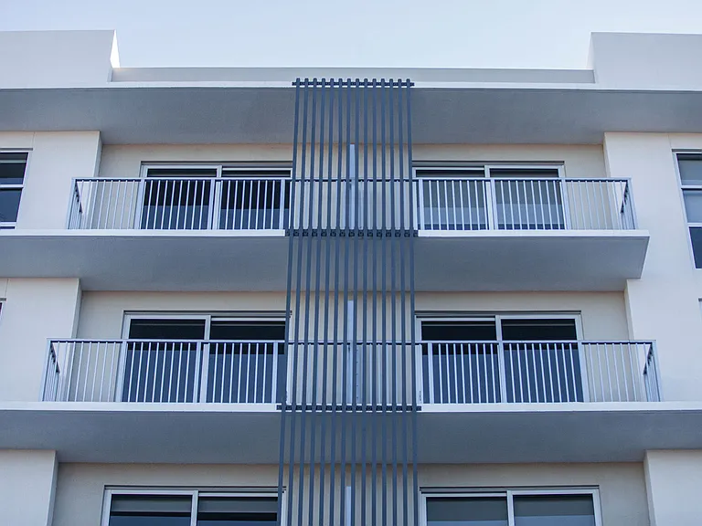 850 Living — Photo 11