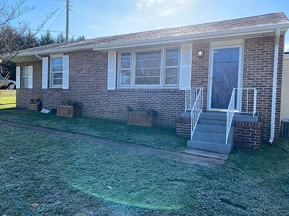 3rd image of 2026 W Gilbert Ln