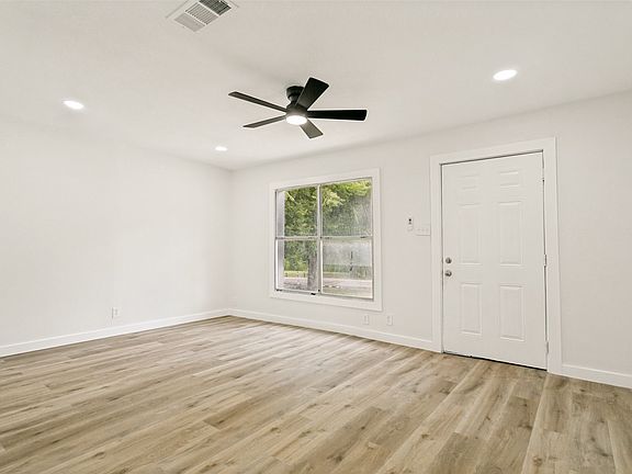 3rd image of 1211 E Virginia St