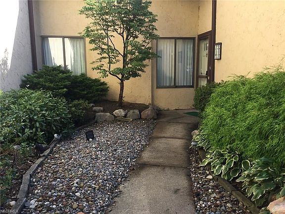2nd image of 1728 Brookwood Dr