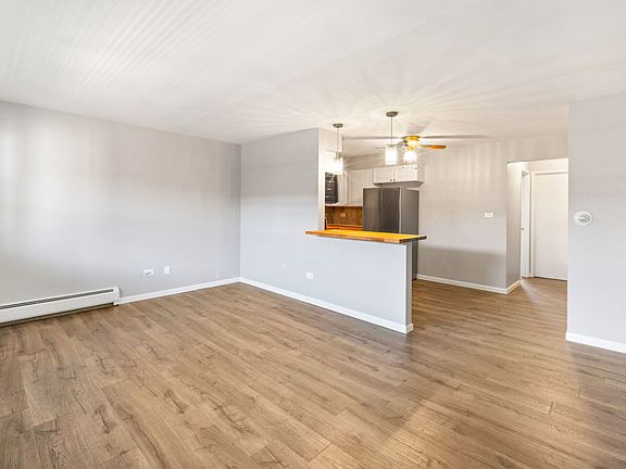 3rd image of 2330 N Harlem Ave APT 3D