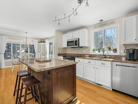 4th image of 29 Appaloosa Way