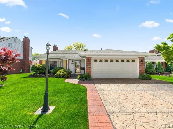 4669 Parkside Blvd, Allen Park, MI 48101