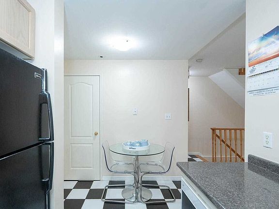 4th image of 108 Finch Ave W #B19