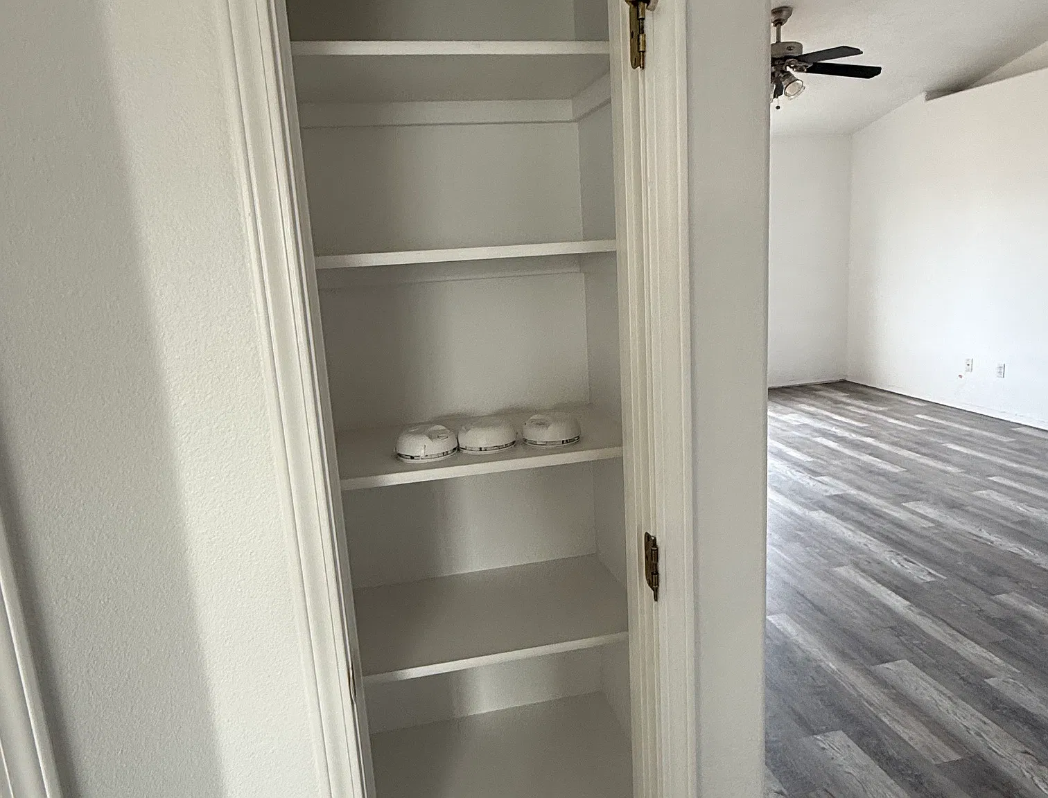 3 bed, 1047 sqft, $2,000 — Photo 4
