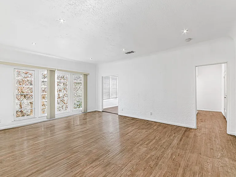 1503 S. Shenandoah St. — Photo 7