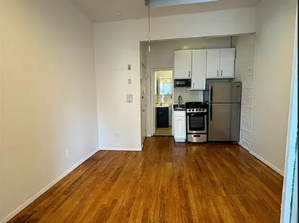 451 West 46th Street image 4 of 11