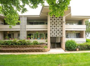 128 Haycock Rd APT C6, Falls Church, VA 22046