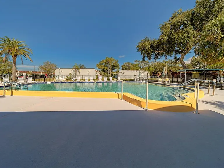 13827 Mission Oaks Blvd — Photo 37