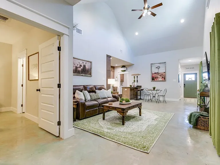 2303 W Beauregard Ave #A — Photo 18
