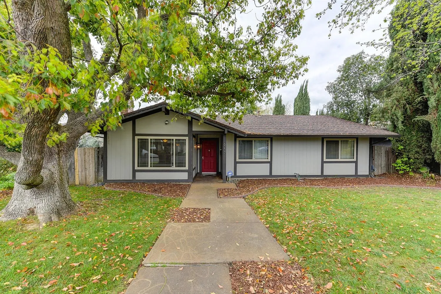 3 bed, 1523 sqft, $2,600 — Photo 1