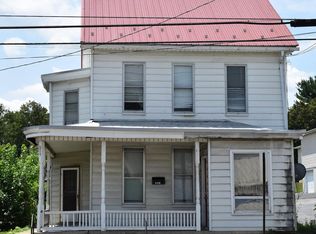 608 W Main St, Waynesboro, PA 17268