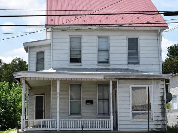 608 W Main St, Waynesboro, PA 17268