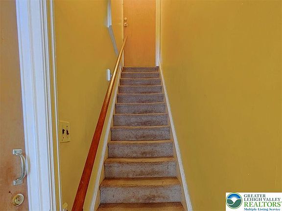 2nd image of 208 N Hall St