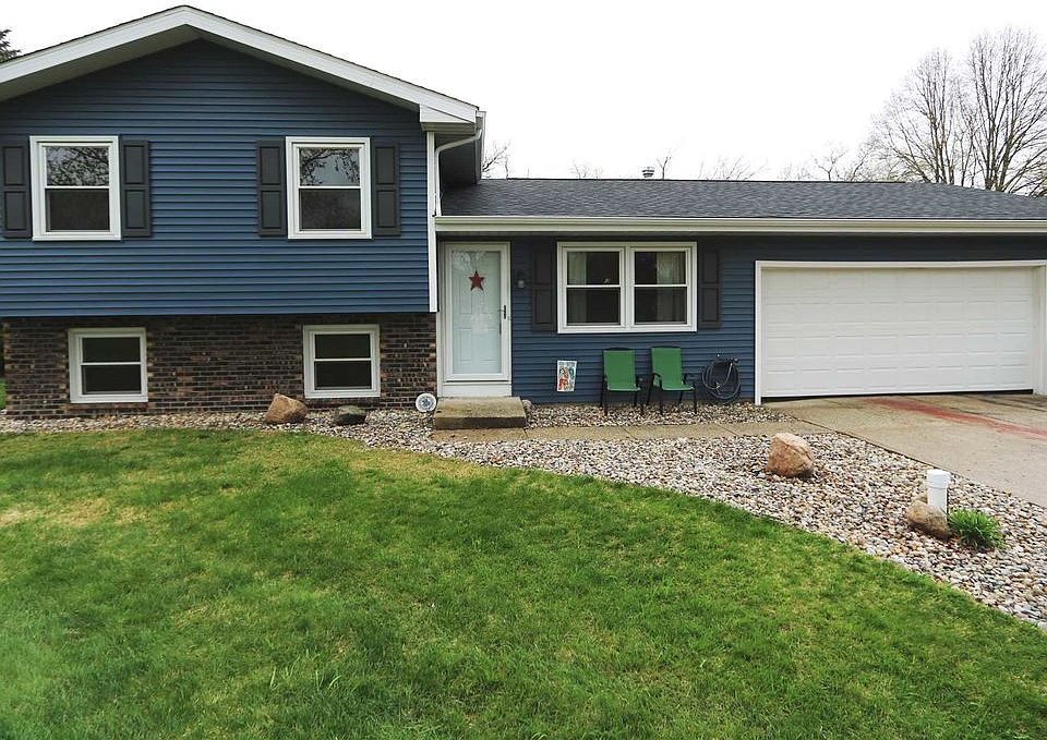 1st image of 22063 Woodside Dr