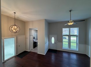 2275 Bannister Ln, Aurora, IL 60504