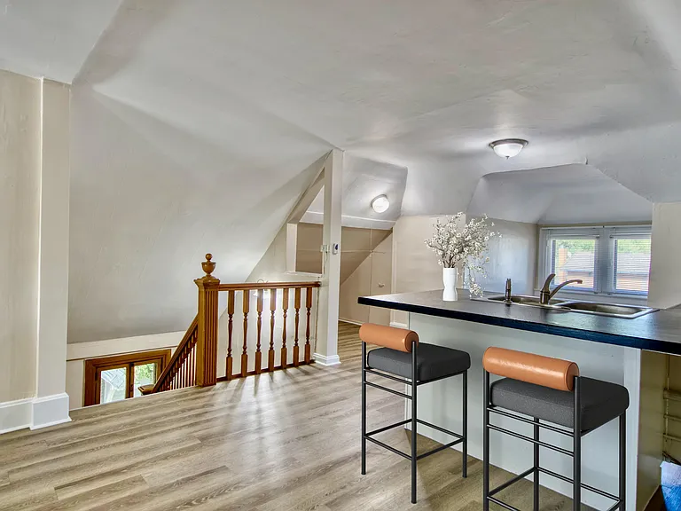 1133 N Corona St #C8 — Photo 2