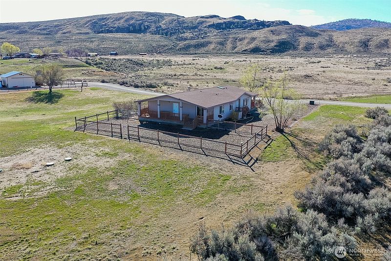 2nd image of 32 Valley View Drive