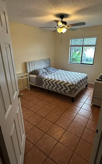 Goldenwood Dr — Photo 3