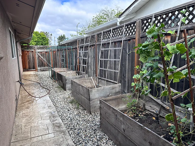 41646 Sherwood St — Photo 16