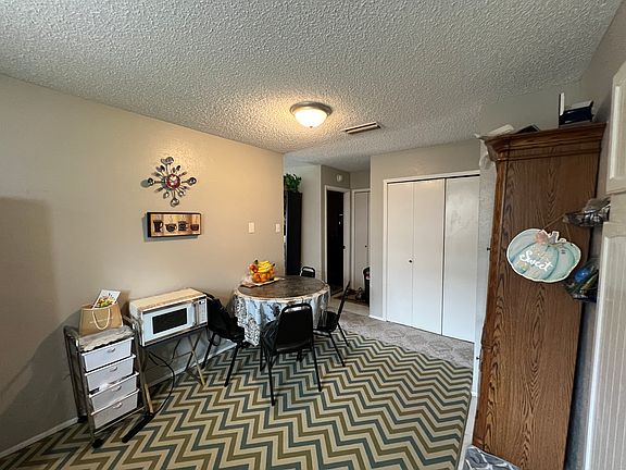 4th image of 2809 Royalty Dr