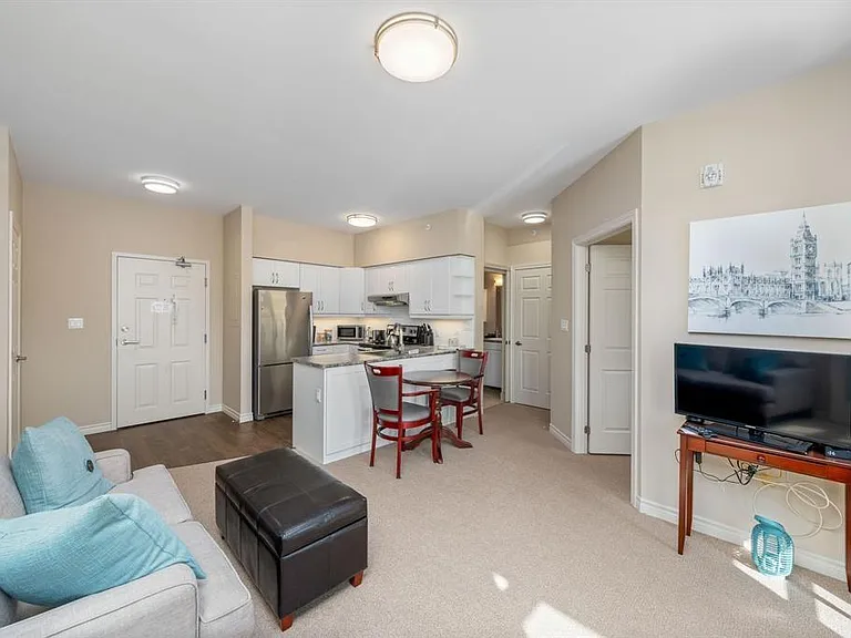 180 Bunker Ave #1-D — Photo 9