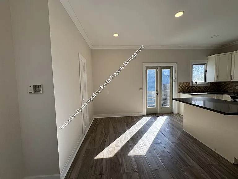 6525 Herzog St — Photo 15