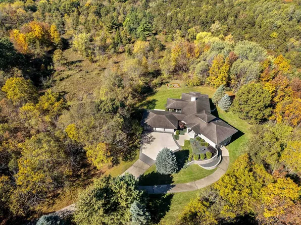 6660 Purcell Rd, Belleville, WI 53508