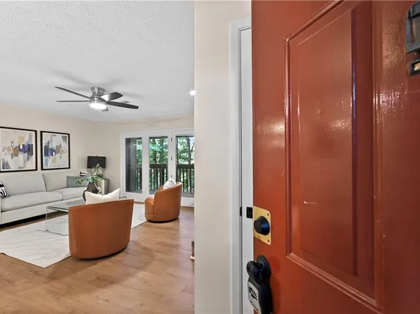 510 Tuxworth Cir, Decatur, GA 30033